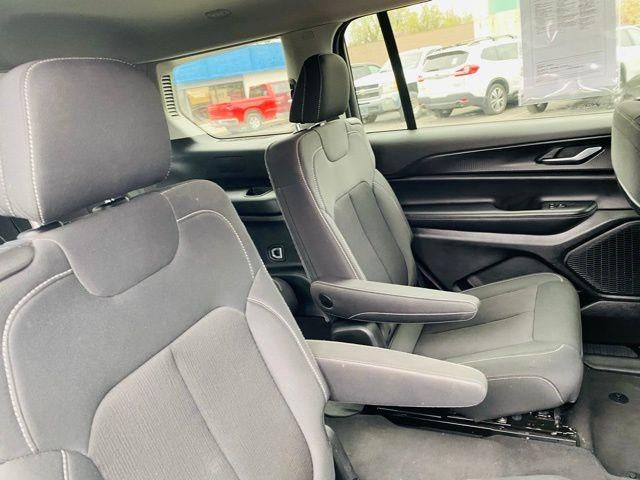 2023 Jeep Grand Cherokee L Laredo 4x4