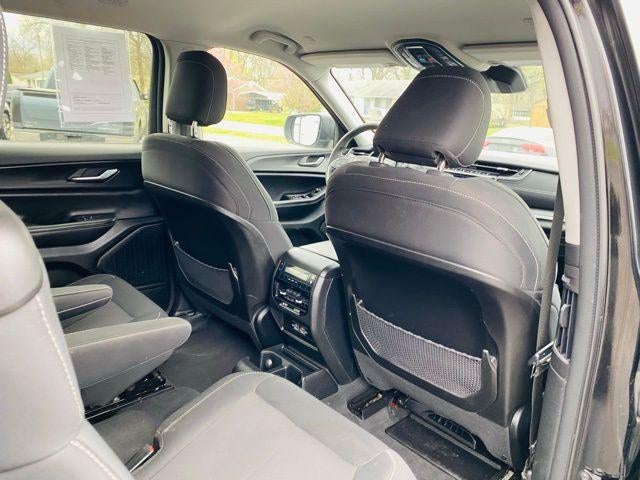 2023 Jeep Grand Cherokee L Laredo 4x4