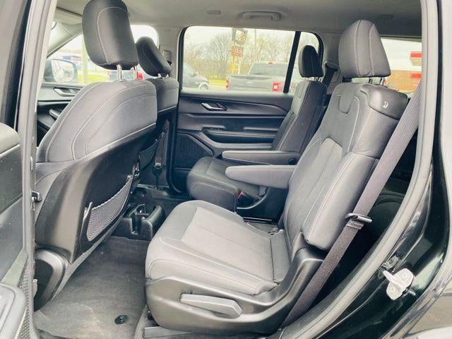 2023 Jeep Grand Cherokee L Laredo 4x4