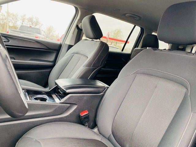 2023 Jeep Grand Cherokee L Laredo 4x4