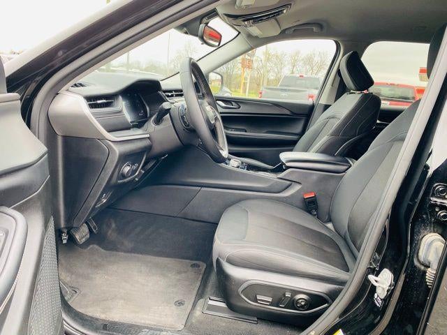 2023 Jeep Grand Cherokee L Laredo 4x4