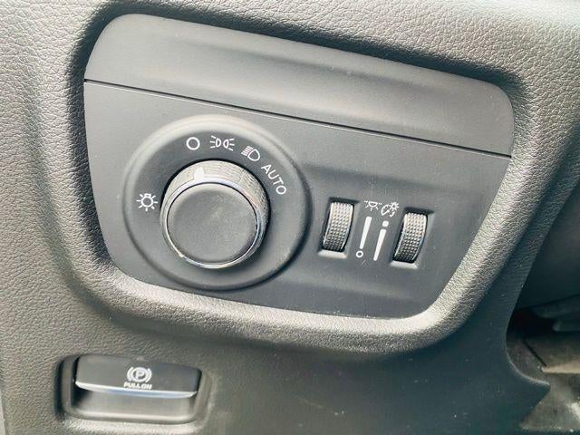 2023 Jeep Grand Cherokee L Laredo 4x4