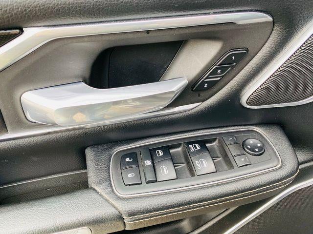 2019 RAM 1500 Laramie 4x4 Crew Cab 5'7" Box