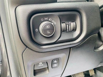 2019 RAM 1500 Laramie 4x4 Crew Cab 5'7" Box