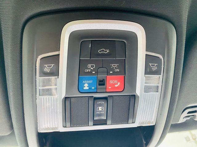 2019 RAM 1500 Laramie 4x4 Crew Cab 5'7" Box