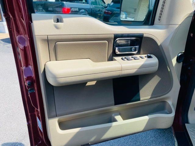 2006 Ford F-150 4WD SuperCrew Styleside 5-1/2 Ft Box XLT