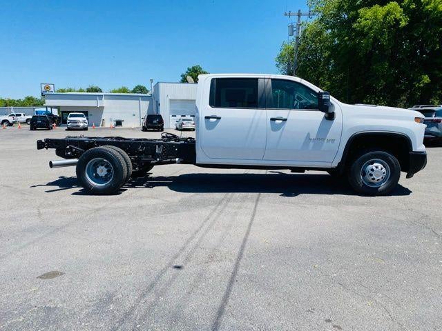 2026 Chevrolet Silverado 3500 HD CC 4WD Crew Cab 177" WB, 60" CA Work Truck