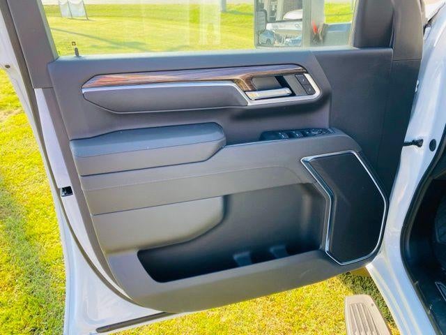 2026 Chevrolet Silverado 3500 HD CC 4WD Crew Cab 177" WB, 60" CA LT