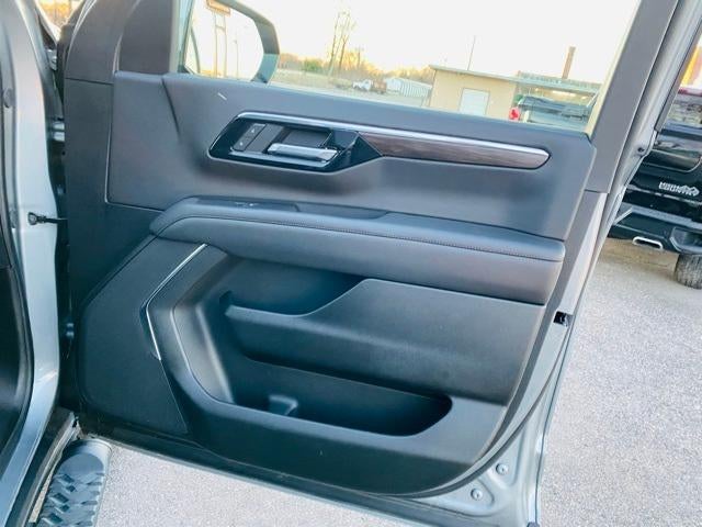 2025 Chevrolet Suburban 4WD Z71