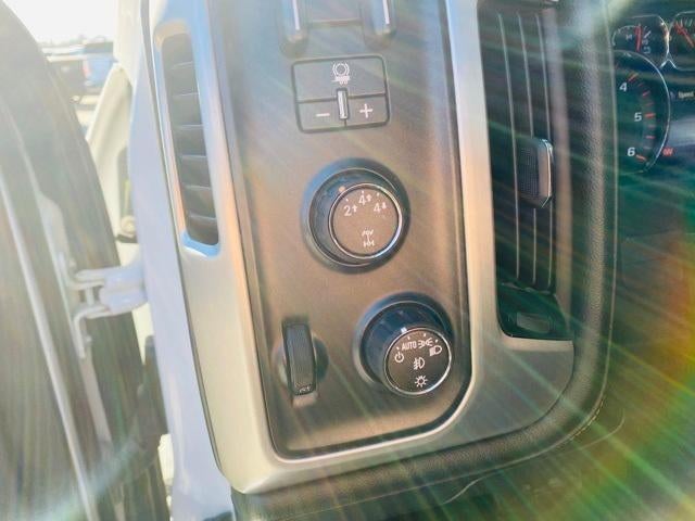 2015 GMC Sierra 2500HD available WiFi Crew Cab Long Box 4-Wheel Drive SLE