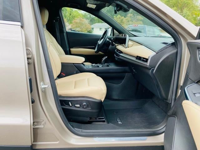 2025 Cadillac XT4 FWD 4dr Premium Luxury