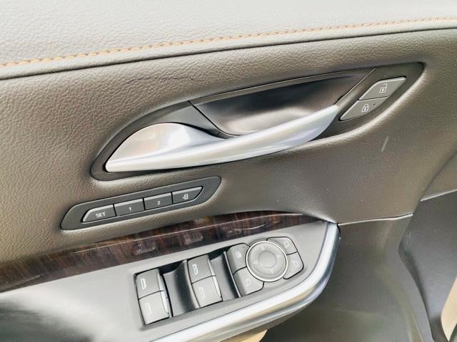 2025 Cadillac XT4 FWD 4dr Premium Luxury