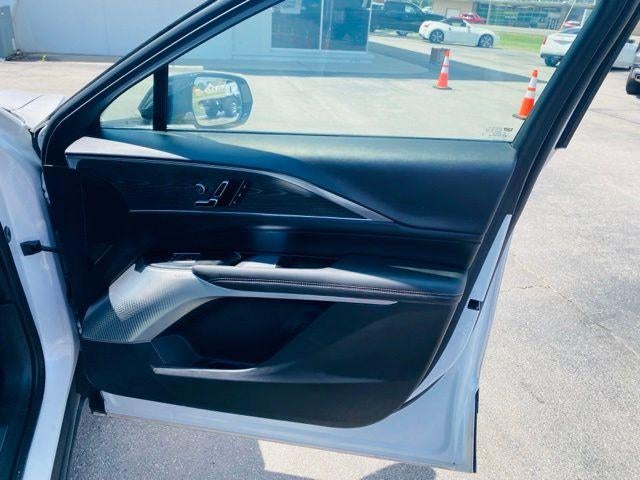 2024 Cadillac LYRIQ 4dr Luxury w/1SD