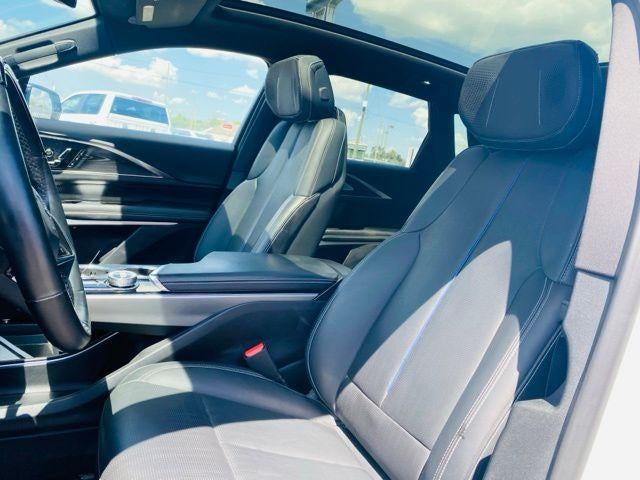 2024 Cadillac LYRIQ 4dr Luxury w/1SD