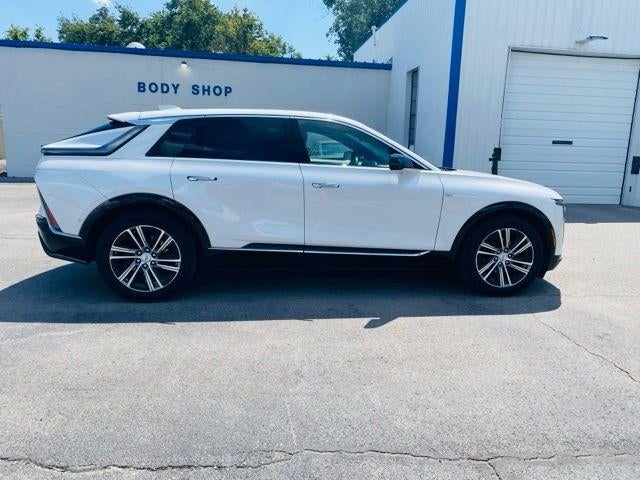 2024 Cadillac LYRIQ 4dr Luxury w/1SD