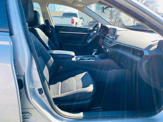 2022 Nissan Altima 2.5 SV Sedan