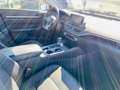 2022 Nissan Altima 2.5 SV Sedan