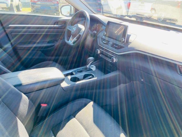 2022 Nissan Altima 2.5 SV Sedan