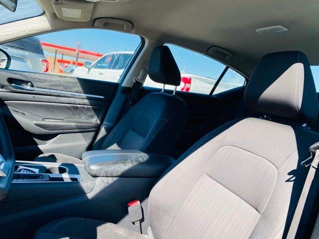 2022 Nissan Altima 2.5 SV Sedan