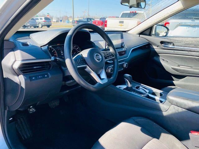 2022 Nissan Altima 2.5 SV Sedan