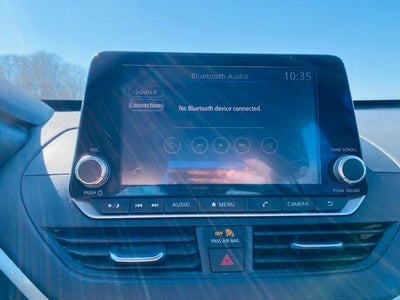 2022 Nissan Altima 2.5 SV Sedan