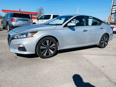 2022 Nissan Altima 2.5 SV Sedan