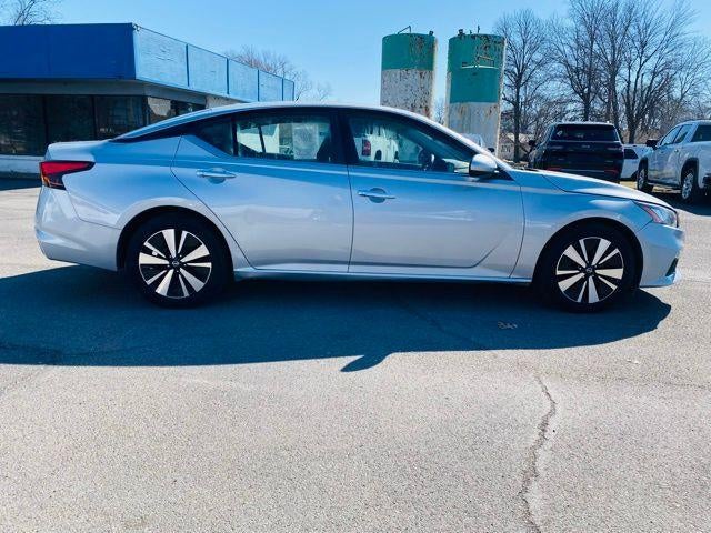 2022 Nissan Altima 2.5 SV Sedan