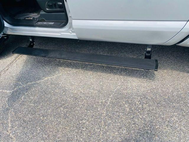 2019 Nissan Titan 4x4 Crew Cab SV