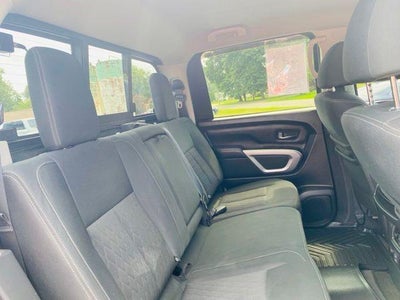 2019 Nissan Titan 4x4 Crew Cab SV