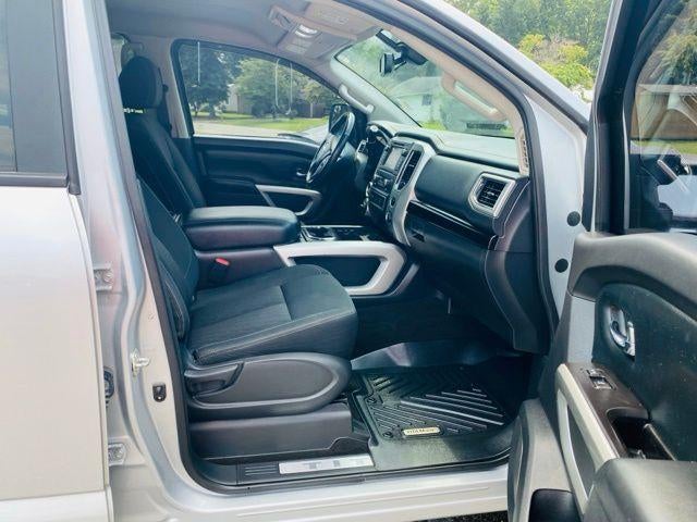 2019 Nissan Titan 4x4 Crew Cab SV