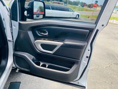 2019 Nissan Titan 4x4 Crew Cab SV