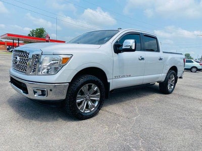 2019 Nissan Titan 4x4 Crew Cab SV