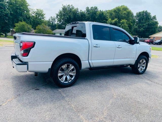 2019 Nissan Titan 4x4 Crew Cab SV