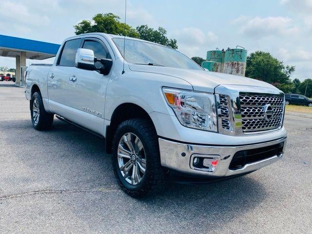 2019 Nissan Titan 4x4 Crew Cab SV