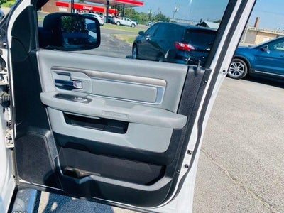 2016 RAM 1500 4WD Crew Cab 5.7 Ft Box Big Horn