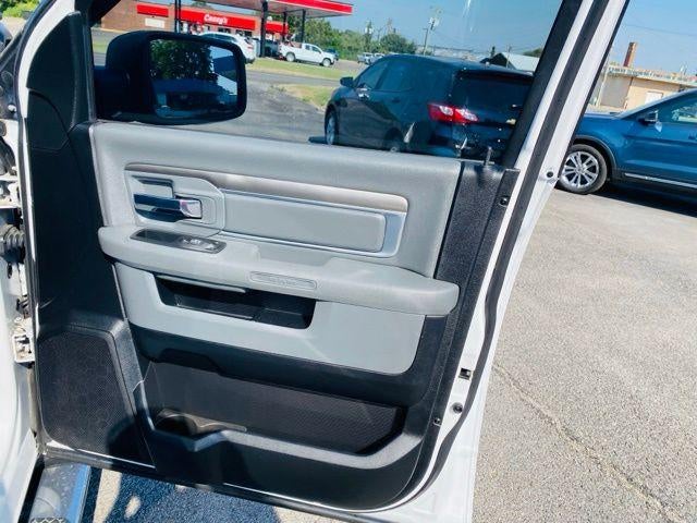 2016 RAM 1500 4WD Crew Cab 5.7 Ft Box Big Horn
