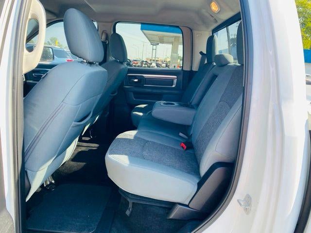 2016 RAM 1500 4WD Crew Cab 5.7 Ft Box Big Horn