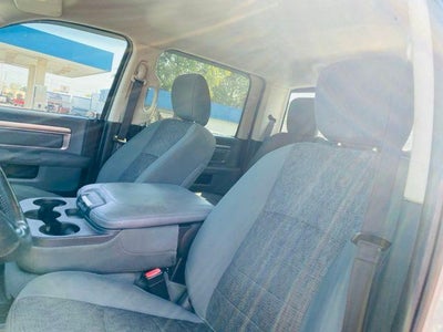 2016 RAM 1500 4WD Crew Cab 5.7 Ft Box Big Horn
