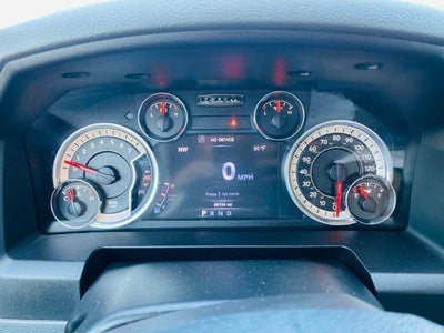 2016 RAM 1500 4WD Crew Cab 5.7 Ft Box Big Horn