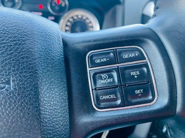 2016 RAM 1500 4WD Crew Cab 5.7 Ft Box Big Horn