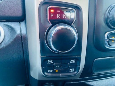 2016 RAM 1500 4WD Crew Cab 5.7 Ft Box Big Horn