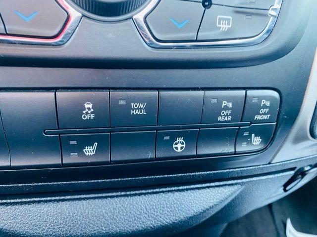 2016 RAM 1500 4WD Crew Cab 5.7 Ft Box Big Horn