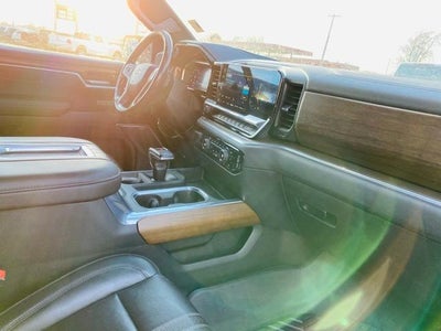 2022 Chevrolet Silverado 1500 Crew Cab Standard Box 4-Wheel Drive High Country