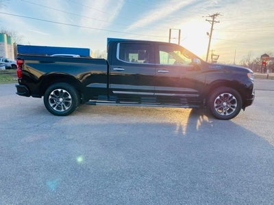 2022 Chevrolet Silverado 1500 Crew Cab Standard Box 4-Wheel Drive High Country