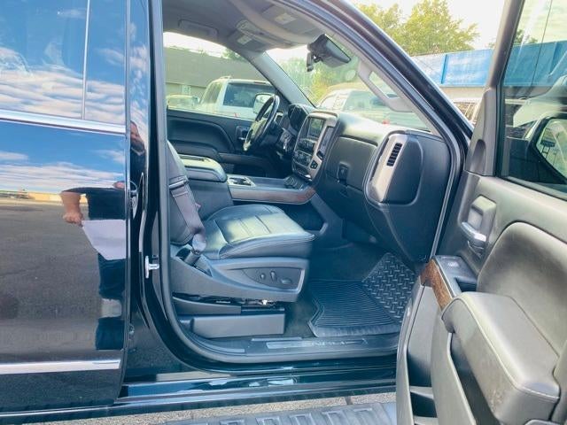 2017 GMC Sierra 1500 Crew Cab Short Box 4-Wheel Drive Denali