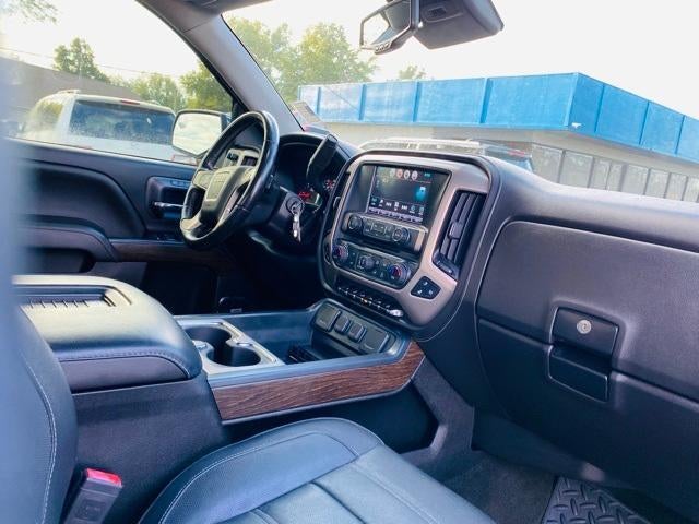 2017 GMC Sierra 1500 Crew Cab Short Box 4-Wheel Drive Denali