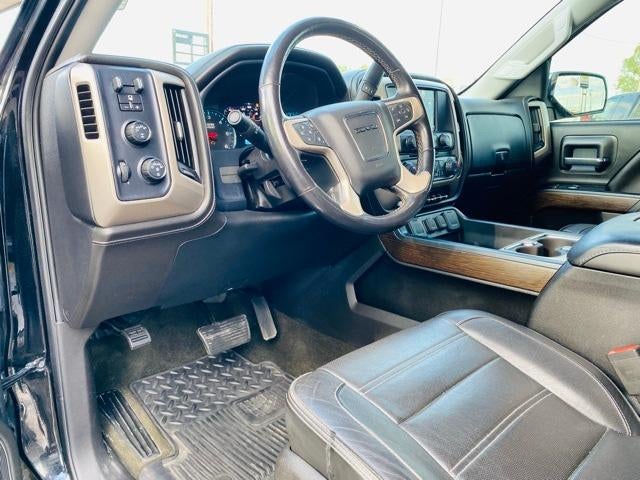 2017 GMC Sierra 1500 Crew Cab Short Box 4-Wheel Drive Denali