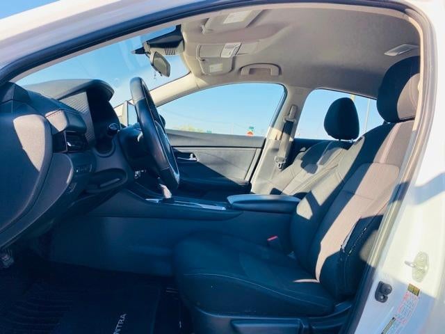 2023 Nissan Sentra SV CVT