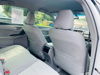 2017 Toyota Camry LE Auto (SE)