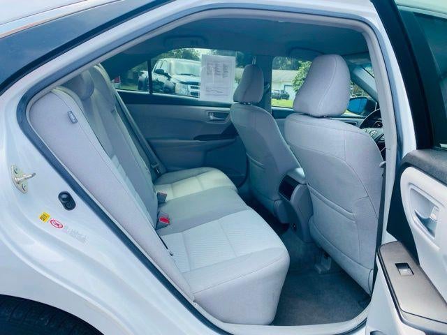 2017 Toyota Camry LE Auto (SE)